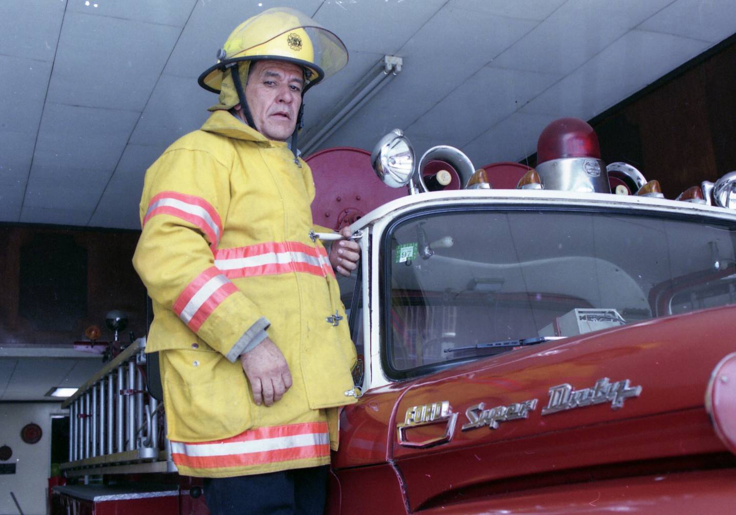 Claudio Arce Rojas, bombero naranjeño que en 1997 salvó a una niña de una casa en llamas