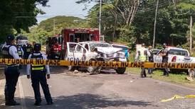 Policía pierde la vida por choque entre patrulla y carro 4x4 