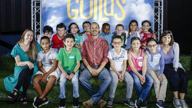 Niños de la película nacional “Güilas” lo llevan al Puerto en una divertida aventura