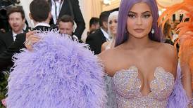 El precio de la fama: Kylie Jenner gasta más de ¢223 millones al mes en seguridad