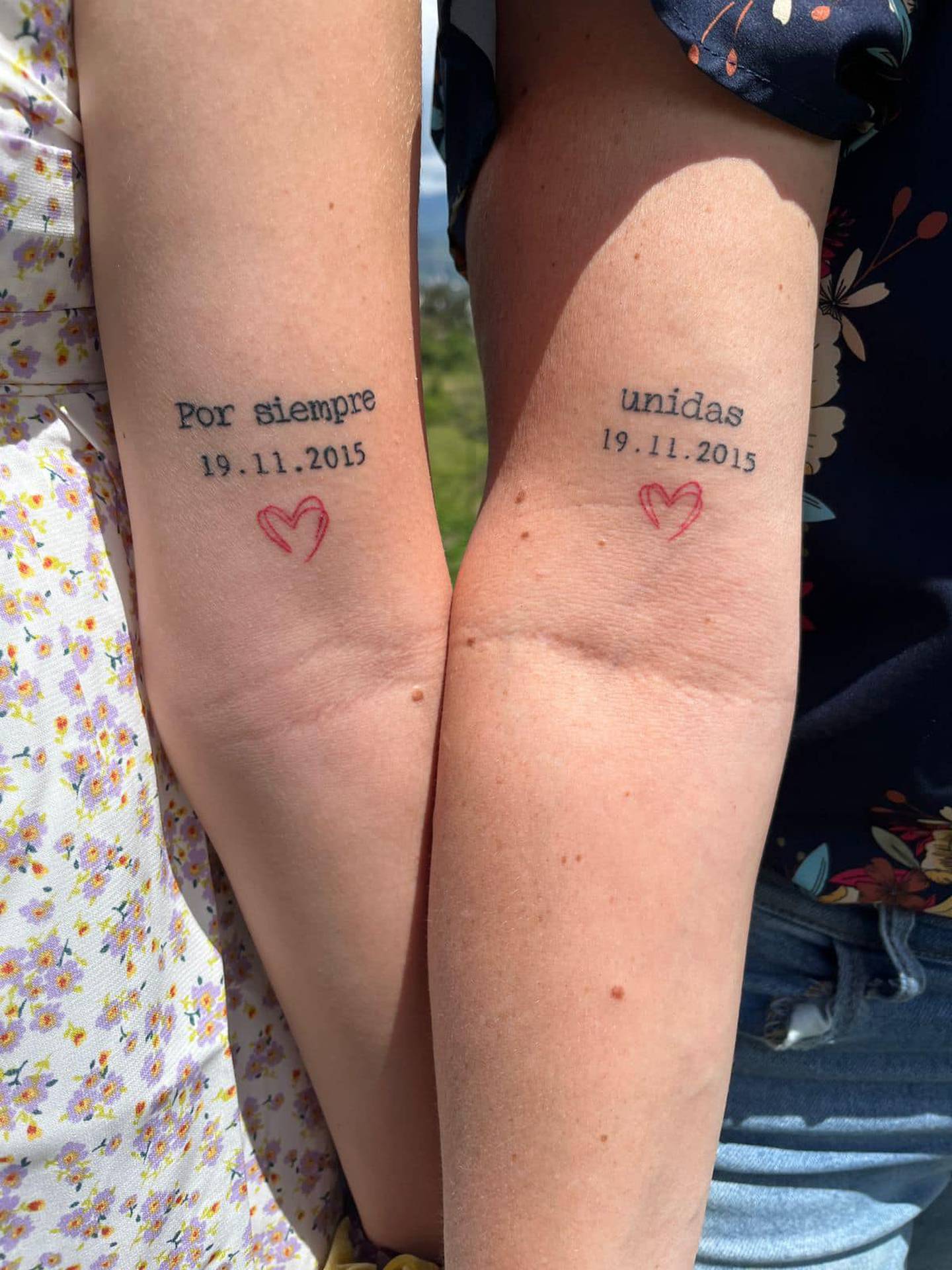 Sofía Escalante Gutiérrez, quien ahora tiene 18 años, por fin pudo hacerse un tatuaje para recordar toda la vida con su piel que en el 2015 su salud cambió totalmente para bien, su mamá, Angélica Gutiérrez, se hizo el mismo tatuaje