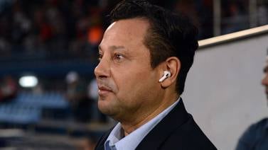 ¿Por qué Jeaustin Campos usó audífonos durante el partido contra Alajuelense?