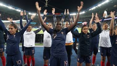 Francia triunfa y le pone sabor a la inauguración del Mundial femenino