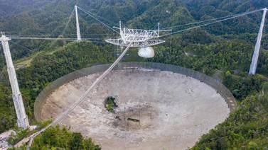 Se desploma inmenso telescopio de Arecibo, en Puerto Rico