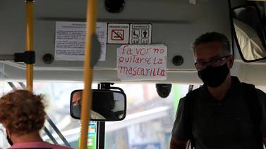 Vuelve el uso obligatorio de mascarilla en buses, taxis y trenes