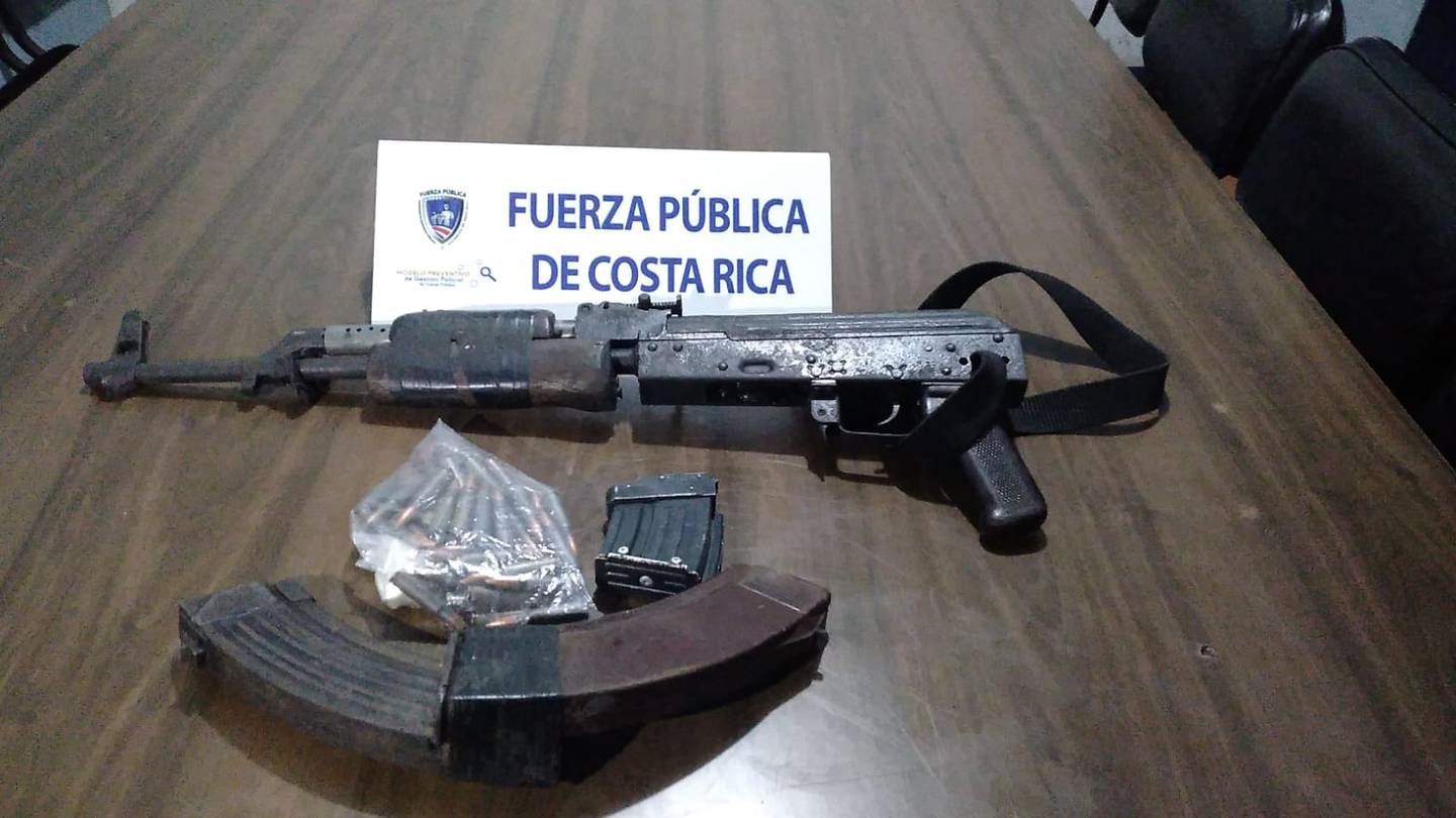Detenidos sospechosos de secuestrar a mujer en Alajuelita. Foto MSP.