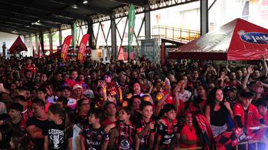 Fanáticos de Alajuelense se reunieron en el Día del Padre para celebrar algo que les llena de orgullo