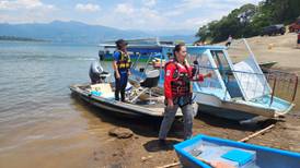 Dos personas desaparecidas al hundirse embarcación en Lago Arenal 