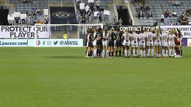 Futbolistas detienen juego en EE. UU.  en protesta por abusos sexuales 