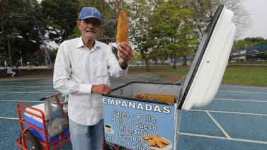 Vendedor de empanadas ayudará a Erick Marín con lo que gane en el clásico sin colores