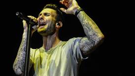 Artistas de Maroon 5 se hicieron pasar por músicos callejeros en estación de metro